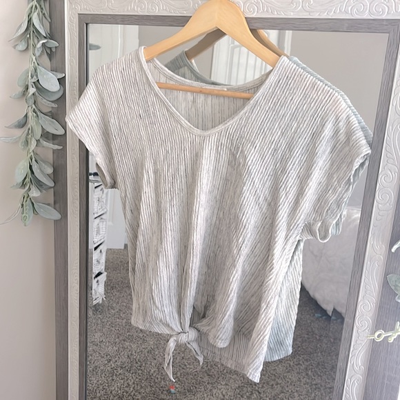 Tops - Gray twist top